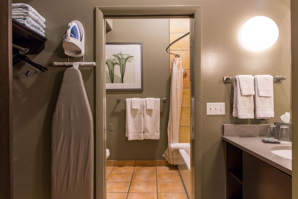 Desert Pearl Inn photo 19