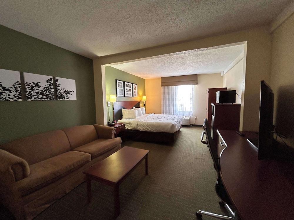 SureStay by Best Western Pearl Jackson Airport photo 11
