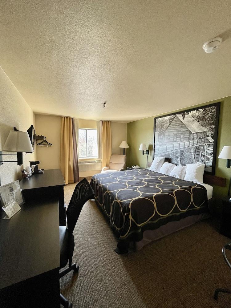 Super 8 by Wyndham Macon photo 12