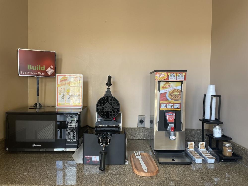 Best Western Plus The Inn & Suites At The Falls photo 30