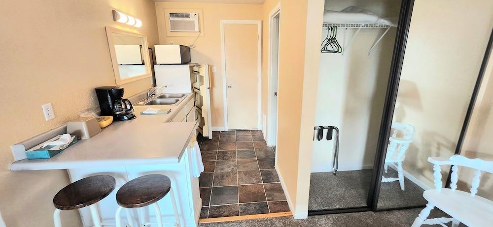 Twin Lakes Inn photo 25
