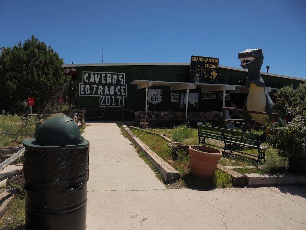 Grand Canyon Caverns Inn photo 44