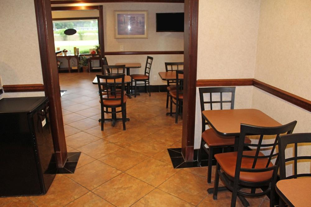 Americas Best Value Inn Conyer photo 49