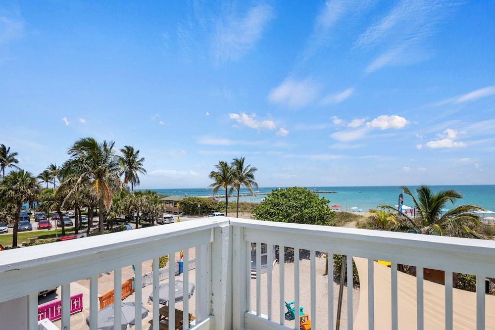 Oceanfront Inn photo 2