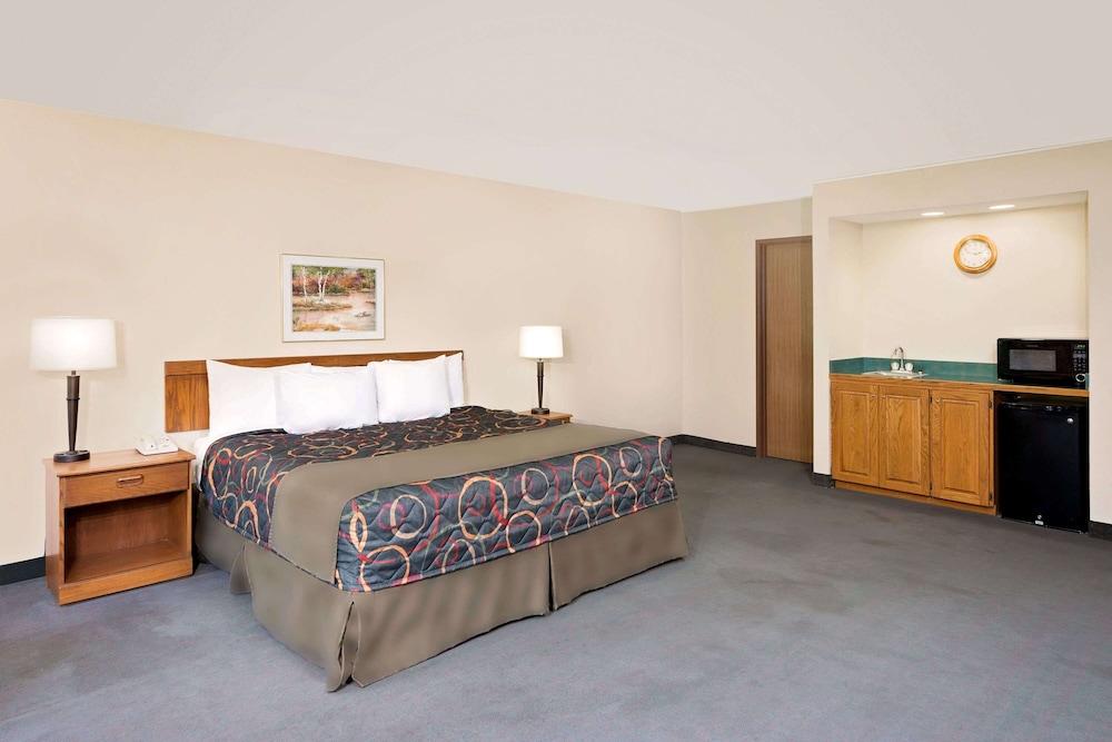 Days Inn by Wyndham Boonville photo 4