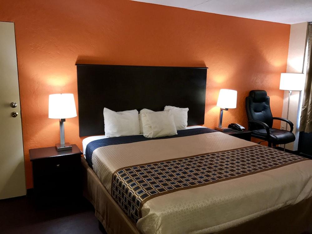 American Inn photo 30