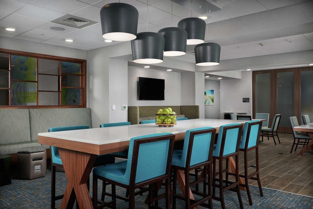 Hampton Inn by Hilton Burley photo 2