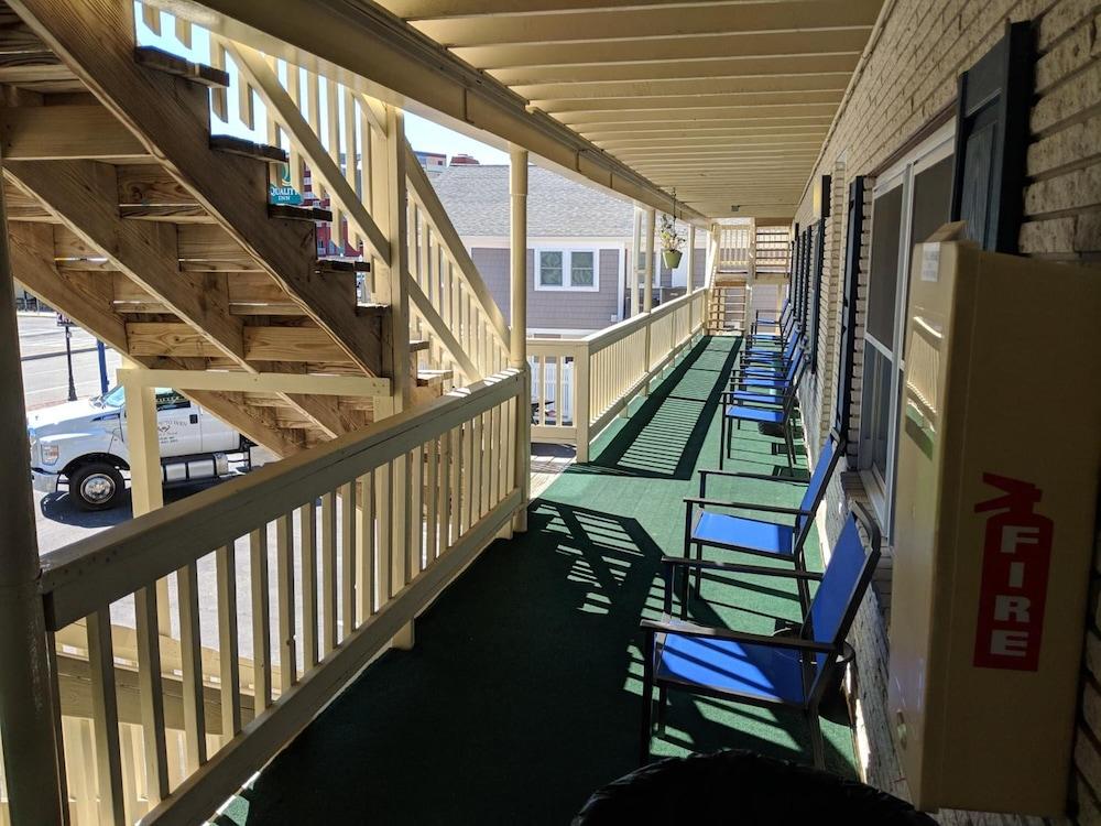 Crystal Sands Motel photo 34