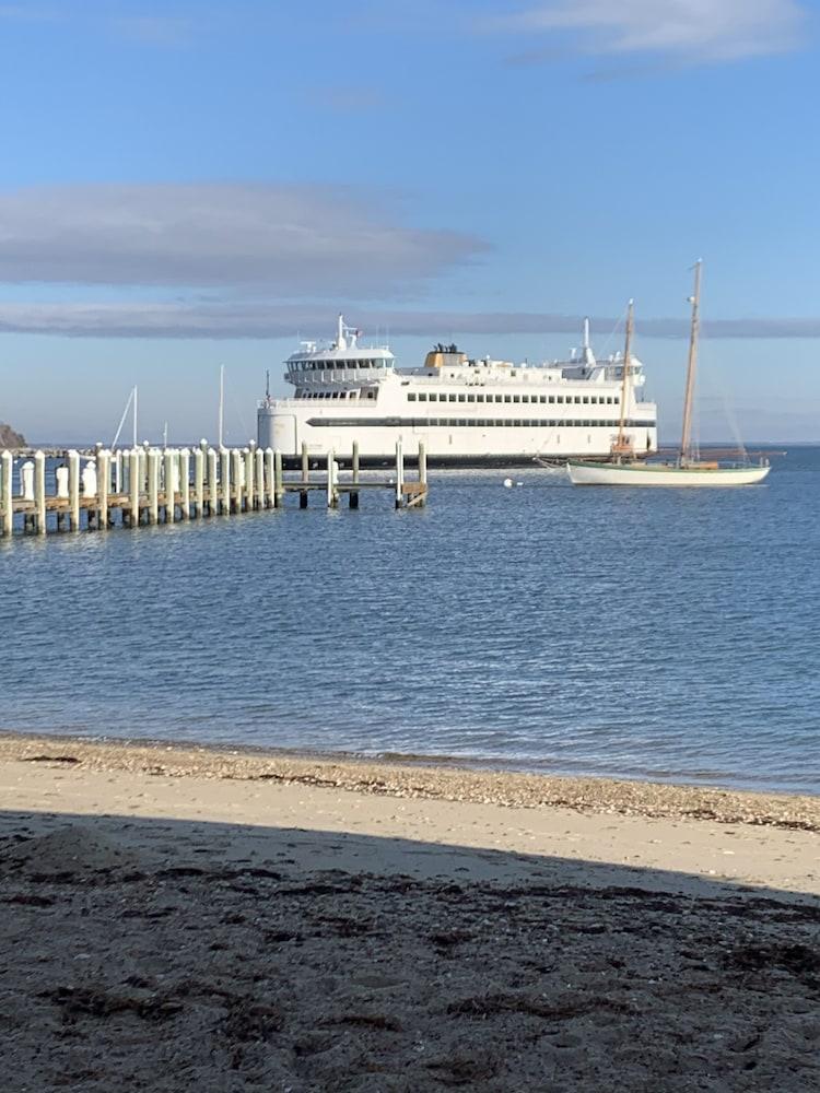 Vineyard Harbor Motel - Private Beach photo 42