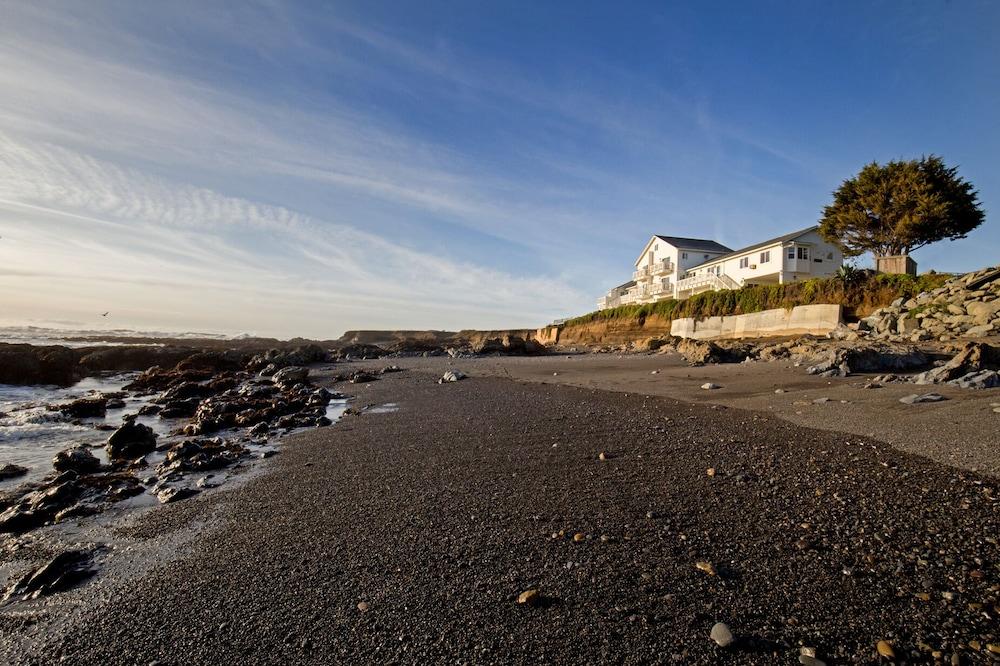 Black Sands Inn photo 39