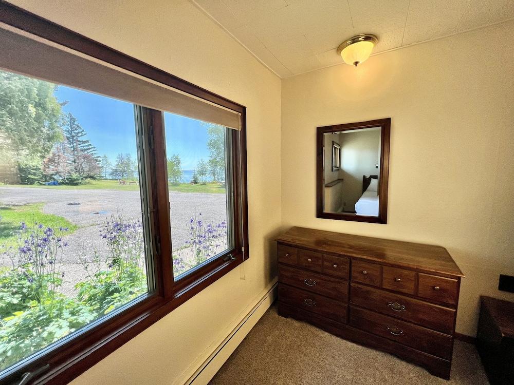 Thomsonite Beach Inn photo 23