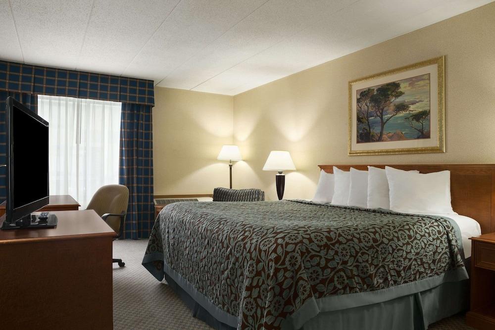 Days Inn by Wyndham Rock Falls photo 12