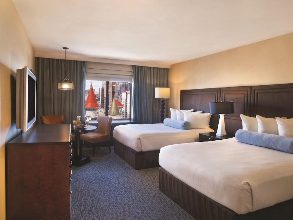 Excalibur Hotel & Casino photo 11