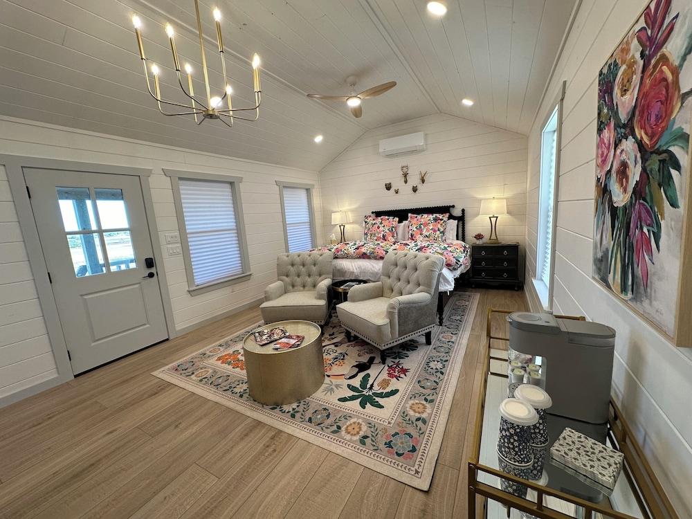 Laurel Court Cottages photo 15