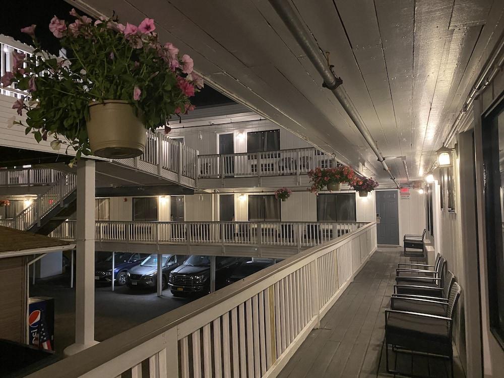 Ways Motel photo 1