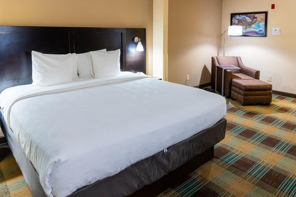 Spark by Hilton Port Wentworth Savannah photo 27
