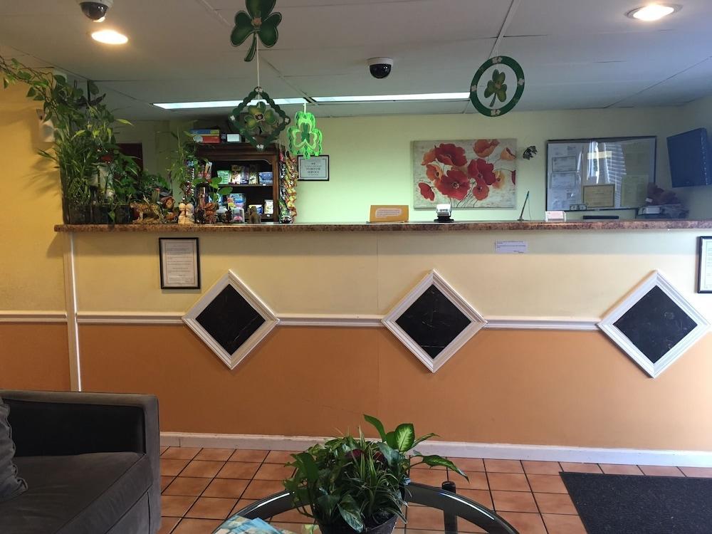 Regency Inn & Suites photo 2