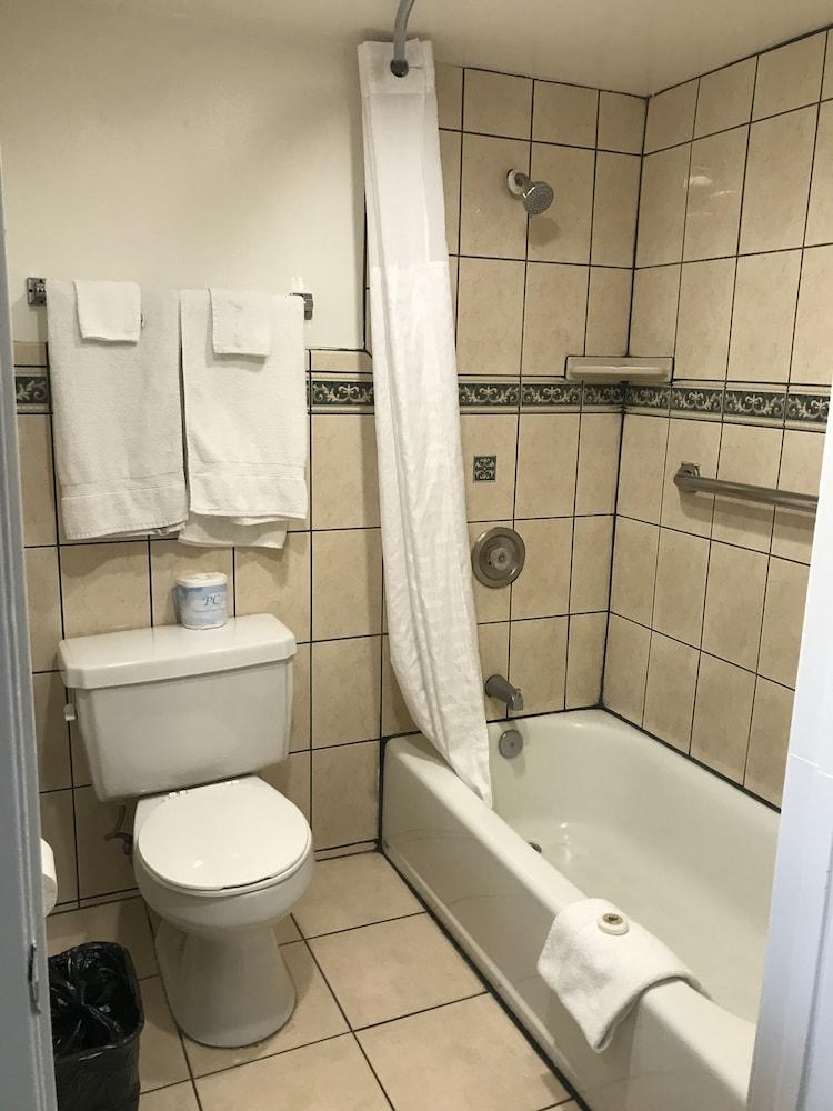 Economy Inn LAX photo 25