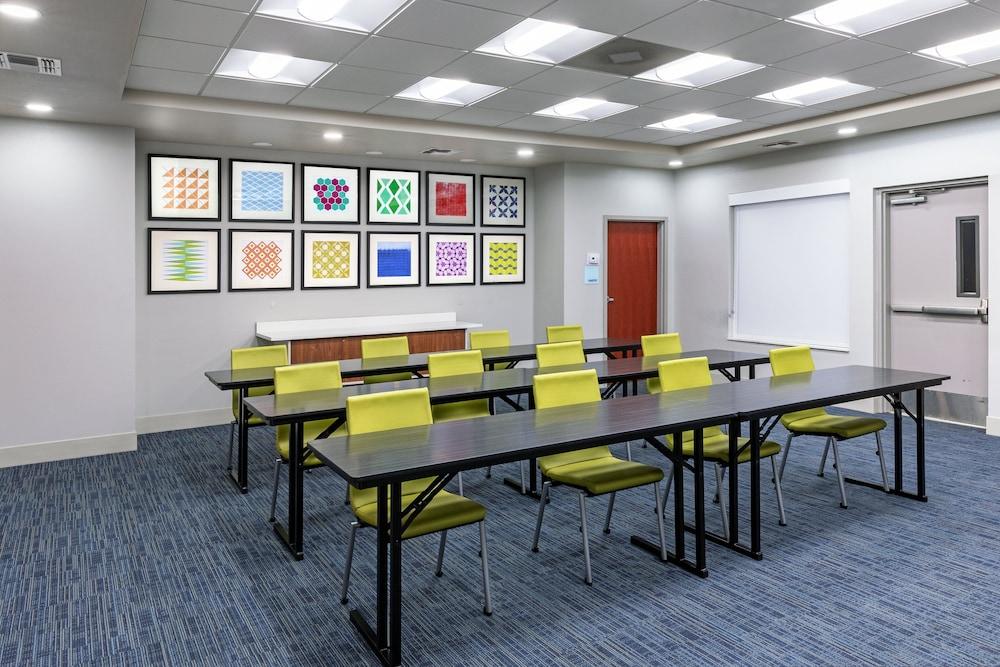 Holiday Inn Express & Suites West by IHG photo 35