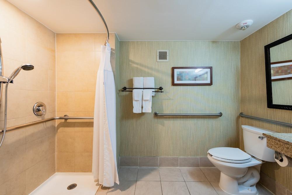 Crowne Plaza Newark Airport by IHG photo 45