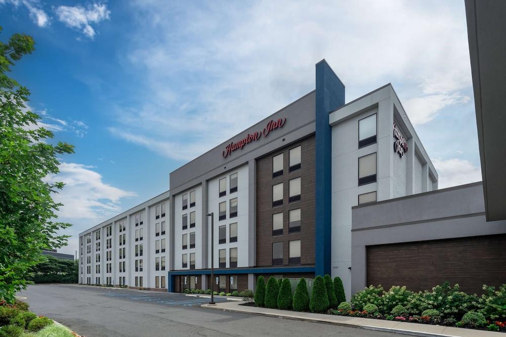 Hampton Inn Woodbridge photo 1