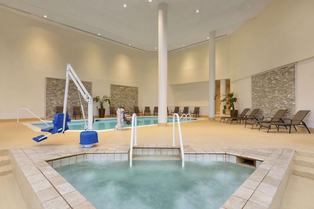 Doubletree by Hilton Somerset Hotel and Conference Center photo 24
