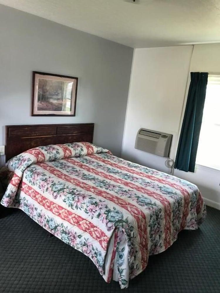 Blue Ridge Motel photo 16