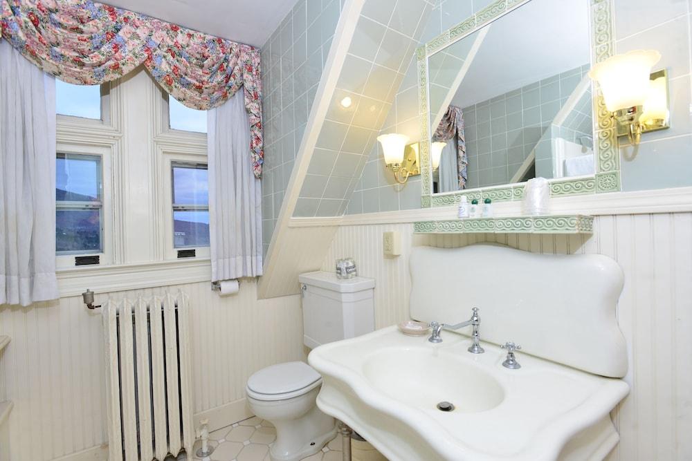 Wilburton Inn photo 39
