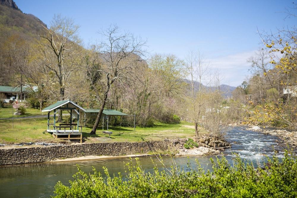 The Chimney Rock Inn & Cottages photo 23
