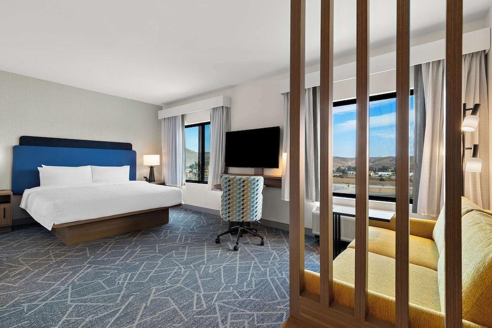 Hampton Inn & Suites Corona, Ca photo 35