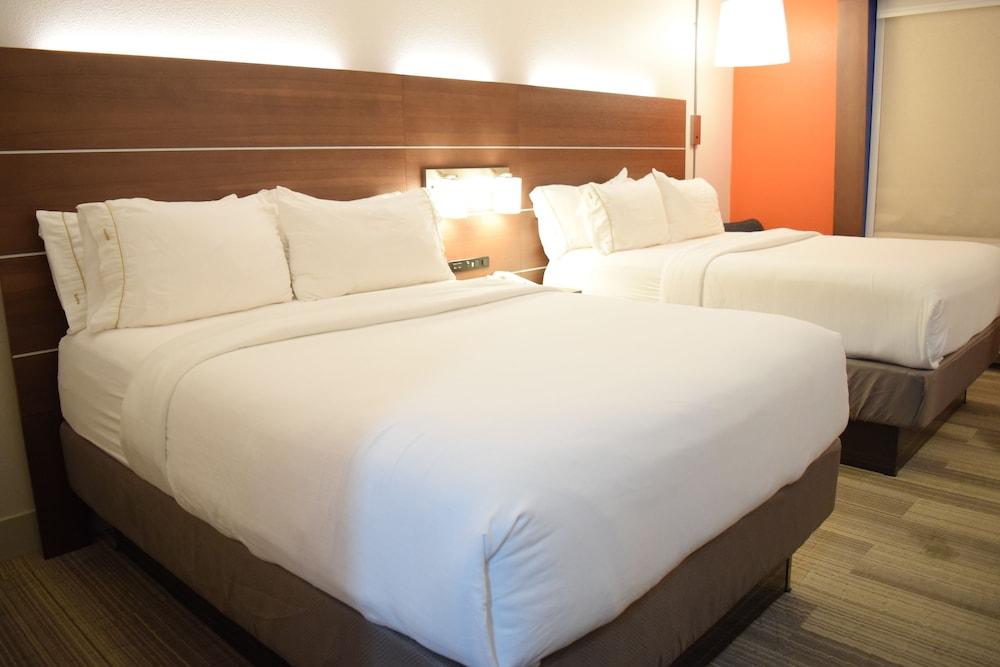Holiday Inn Express Hotel & Suites West I 10 by IHG photo 9