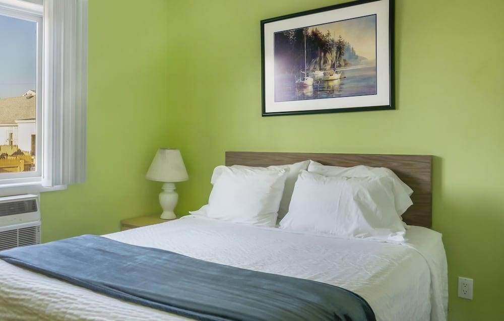 Montauk Oceanside Suites photo 11
