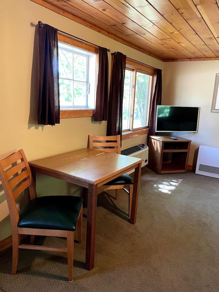 Hanging Horn Lakeside Resort photo 88