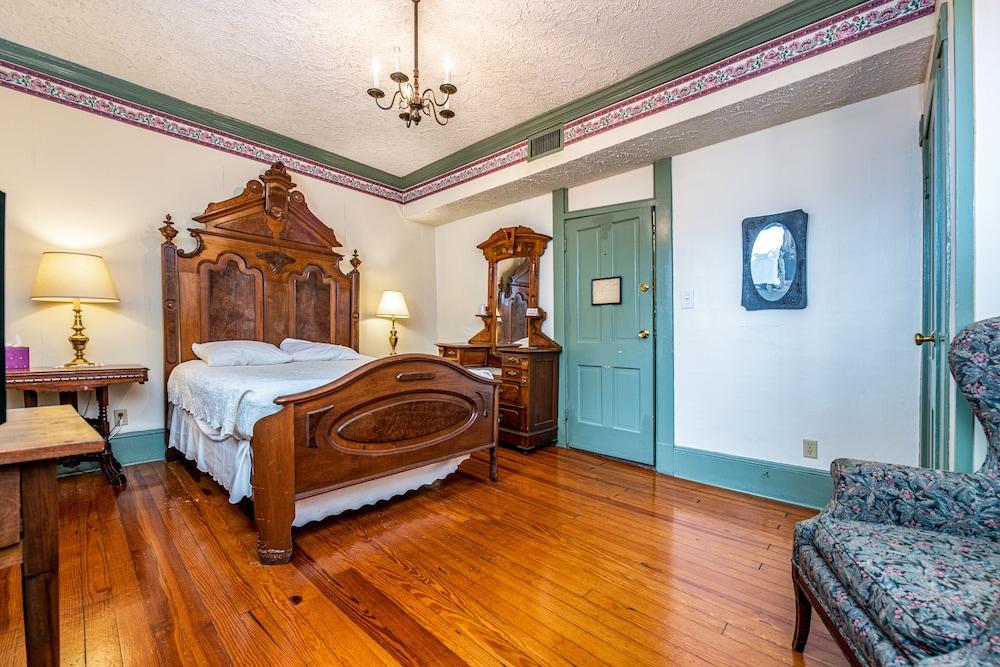 Wayside Inn photo 79