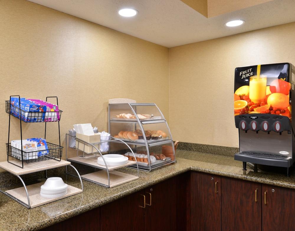 Red Roof Inn & Suites Columbus - West Broad photo 18