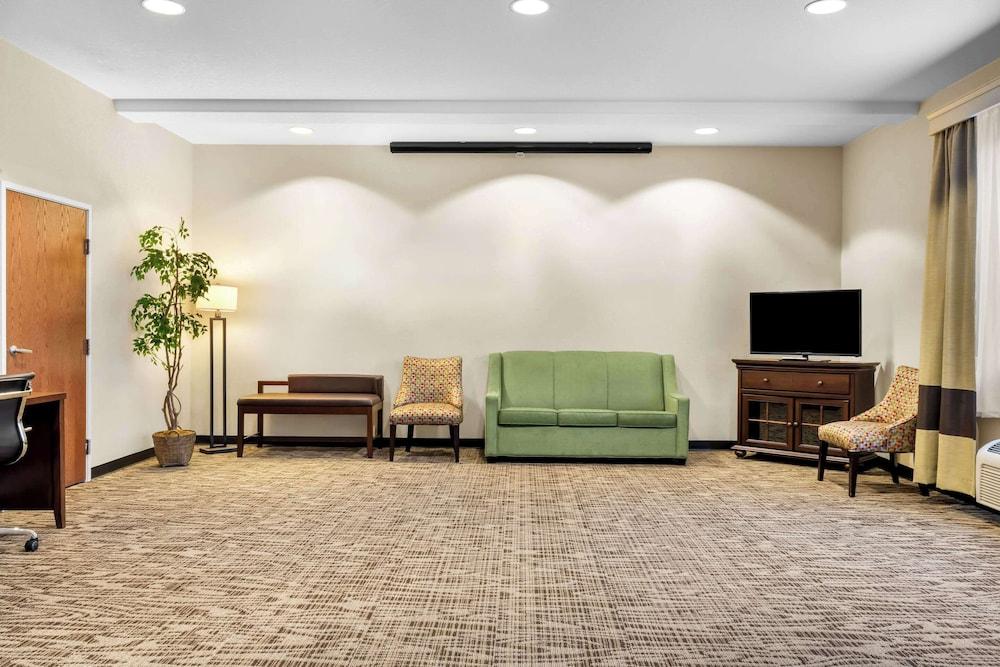 Comfort Inn & Suites Riverton photo 24