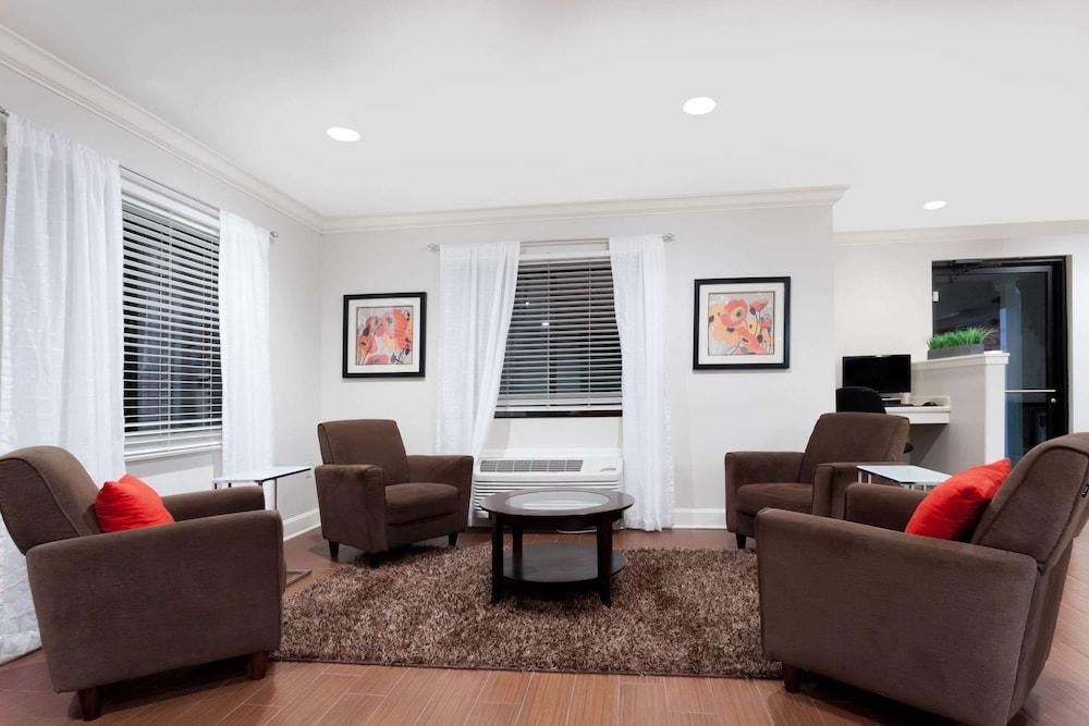 Ramada by Wyndham Tell City photo 3