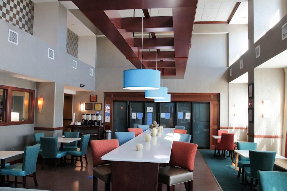 Hampton Inn & Suites Jacksonville - Beach Blvd/Mayo Clinic photo 45