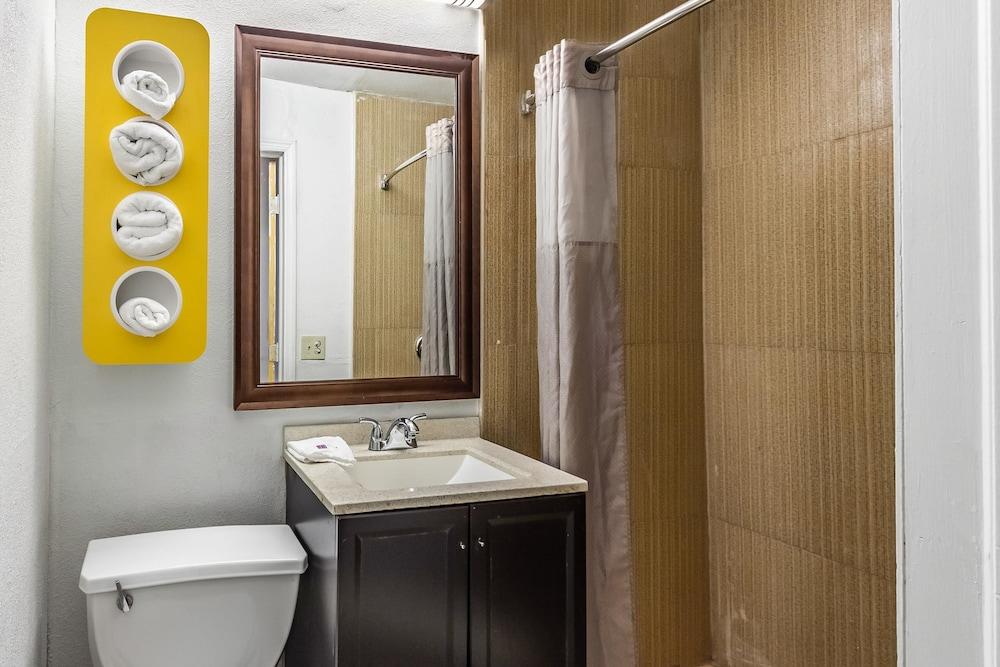 Motel 6 Elizabeth, NJ - Newark Liberty Intl Airport photo 24