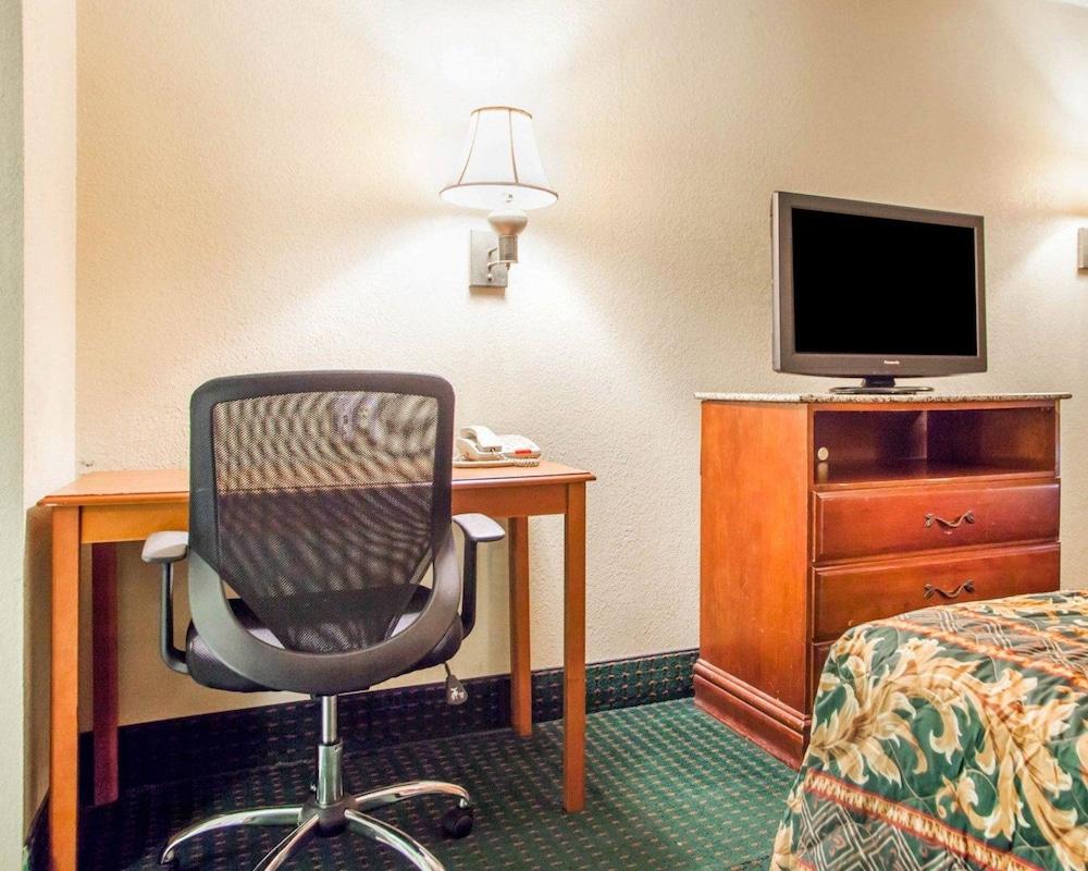 Rodeway Inn Mount Laurel Hwy 73 photo 18