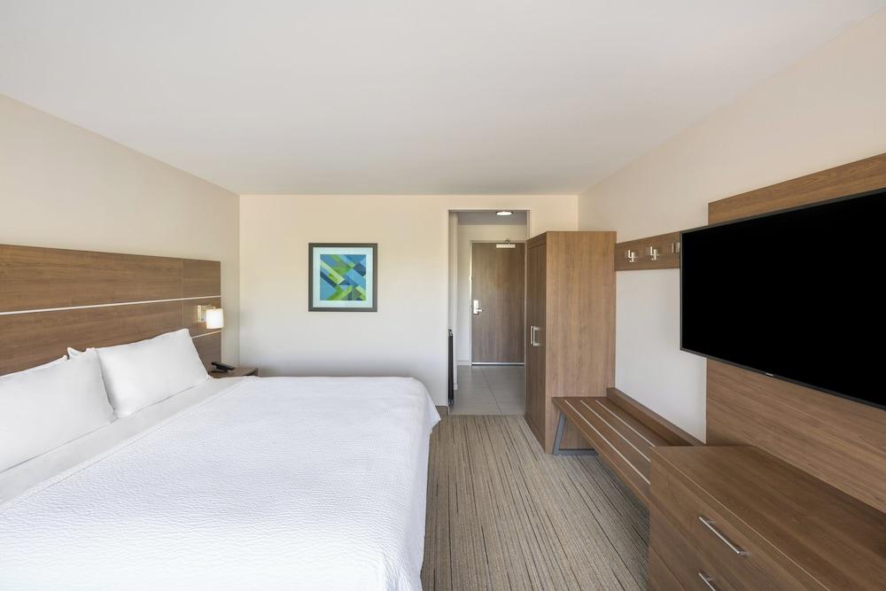 Holiday Inn Express & Suites Phoenix East - Gilbert by IHG photo 10