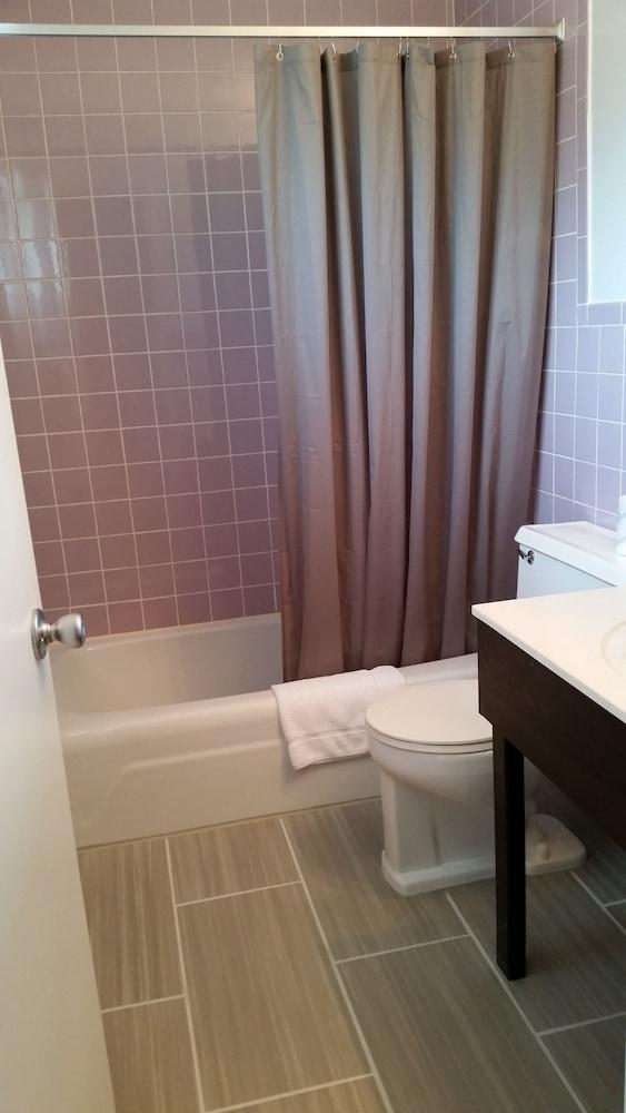 Surfside Motel photo 17