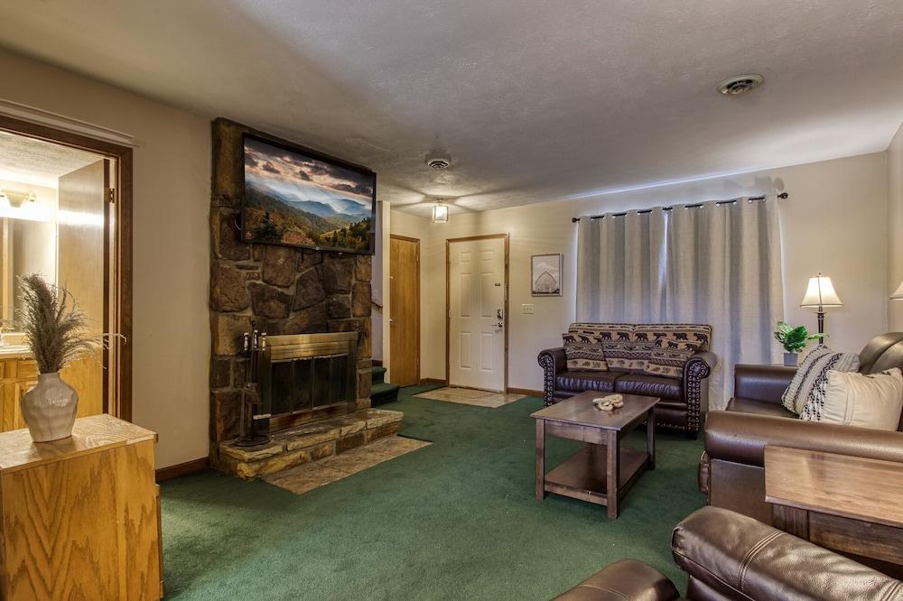 Pinecrest Hotel B photo 14