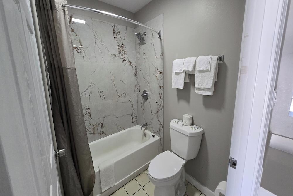 Deerfield Inn McComb I-55 photo 21