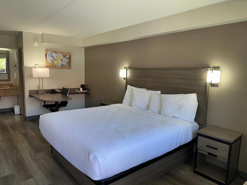 Econo Lodge Hickory photo 5