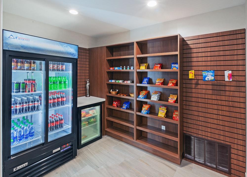 Holiday Inn Express and Suites Longview South I20 by IHG photo 10