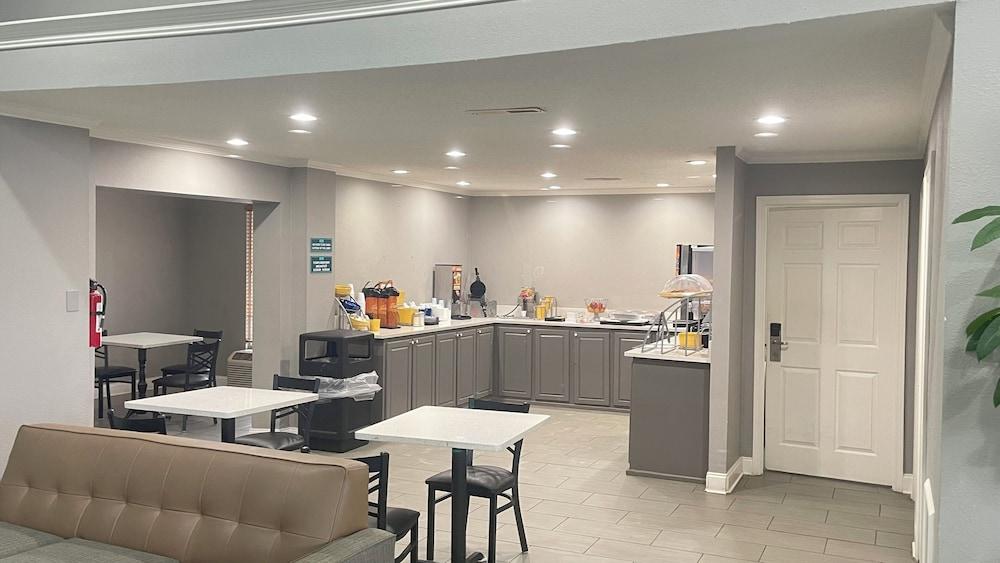 Homegate Inn And Suites Collierville TN photo 20