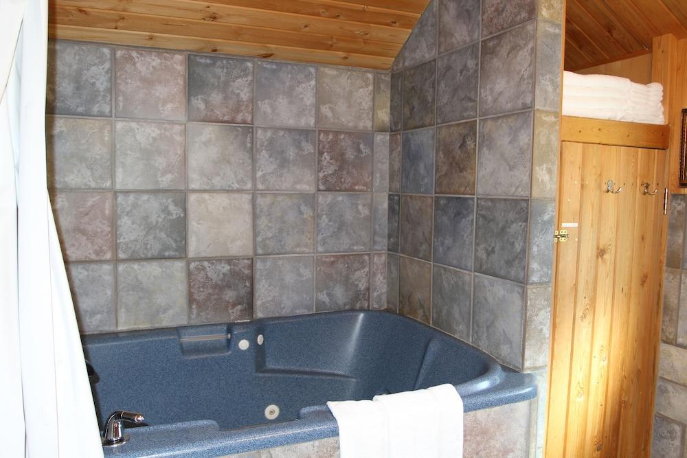 Lakeside Resort and Motel photo 94