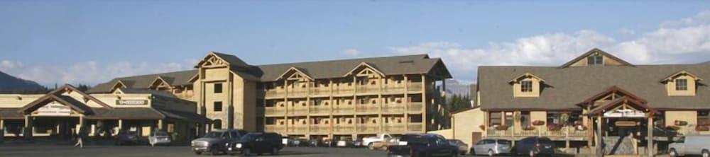 St. Mary Village photo 2