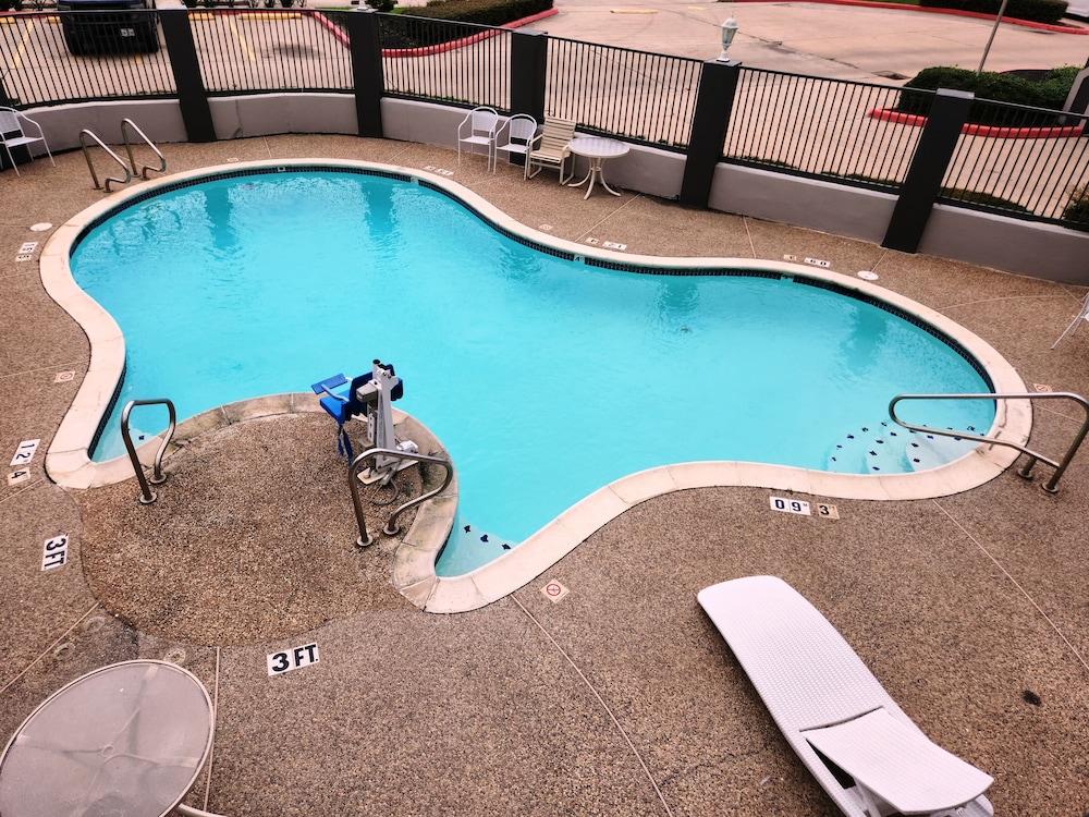 Express Inn Tomball photo 26